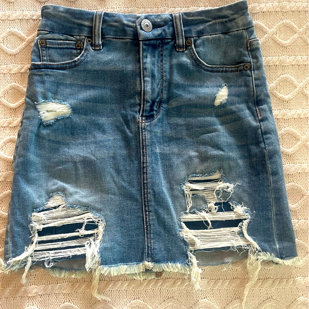 American Eagle Outfitters Denim Distressed Mini Skirt Women’s size 0 - Picture 1 of 12
